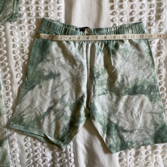 Amber Richele Green Tie Dye Crewneck Tee & Bike Shorts - Picture 3 of 4